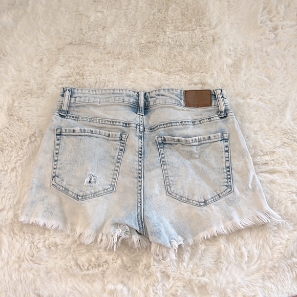High waisted denim distressed shorts | size 2 - Picture 2 of 4
